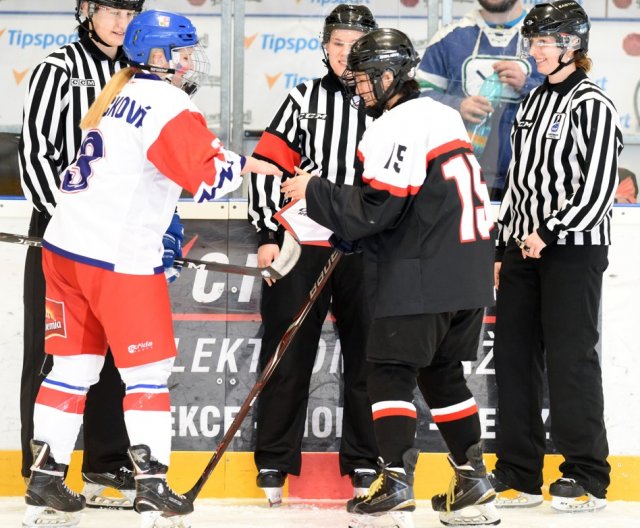 Ženy U16 - Příbram: Česko vs Japonsko, 24.4.2019