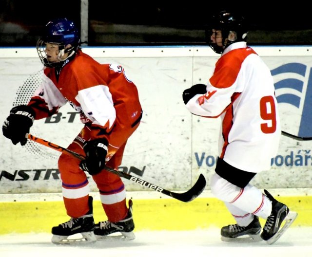 Ženy U16 - Benešov: Česko vs Švýcarsko, 8.2.2020