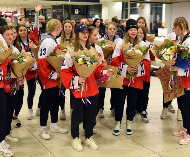 Ženy U18: přílet do Prahy, 15. 1. 2024