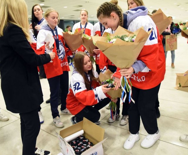 Ženy U18: přílet do Prahy, 15. 1. 2024