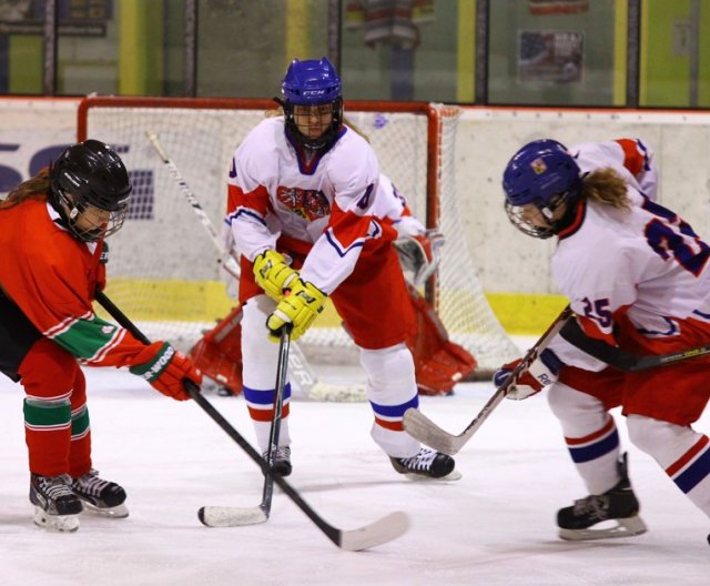 Ženy 15: Česko - Maďarsko U18, Zlín, 19.12.2014