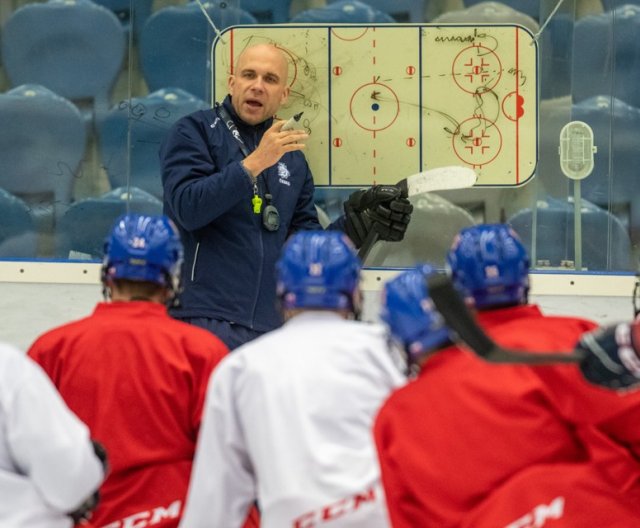 U17 - První trénink na kempu v Chomutově, duben 2023